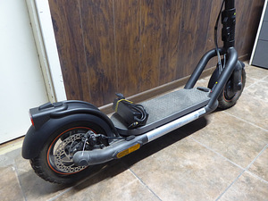 Электросамокат Ecoscooter N65 Navee + зарядка (5 фото из 5)