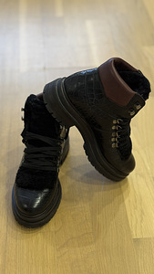 Зимние ботинки для женщин «Kurt Geiger London» (1 фото из 3)