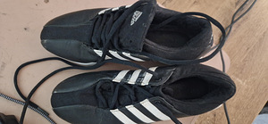 Кожаные кроссовки Adidas (1 фото из 4)