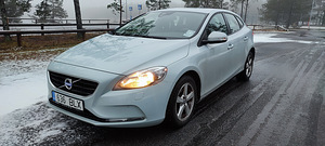 VOLVO V40 (2 фото из 15)