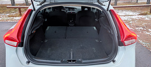 VOLVO V40 (12 фото из 15)