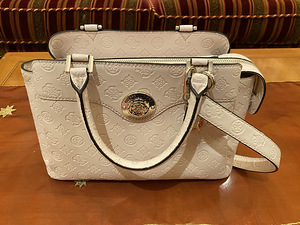 Сумочка Guess (1 фото из 6)