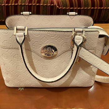 Сумочка Guess
