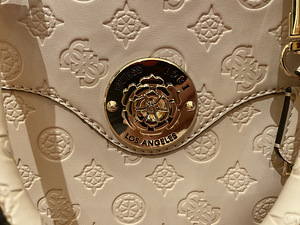 Сумочка Guess (2 фото из 6)