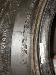 235/70 R16, 4 штуки (2 фото из 3)