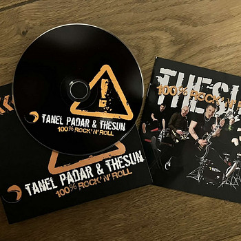 Tanel Padar & The Sun album 100% Rock’N’Roll sõnadevihikuga