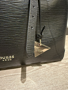 Guess LUXE кожаная сумка (2 фото из 4)