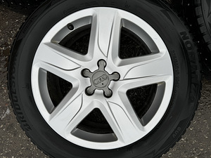 18" Audi originaalveljed 5x112 + naastrehvid 235/55/18 (1 foto / 8)