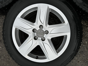 18" Audi originaalveljed 5x112 + naastrehvid 235/55/18 (2 foto / 8)