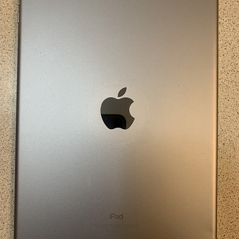Apple iPhone X 256 ГБ и iPad gen 5 32 ГБ