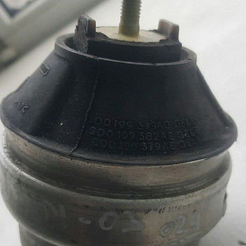 Подушка двигателя 1.9tdi VAG группа
