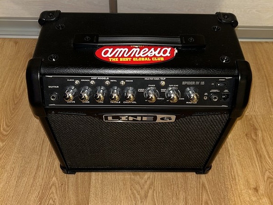 Kitarrivõimendi Line 6 Spider IV 15