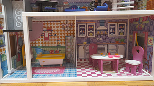 Puidust nukumaja liftiga Barbie perele (2 foto / 8)