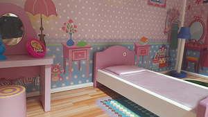 Puidust nukumaja liftiga Barbie perele (5 foto / 8)