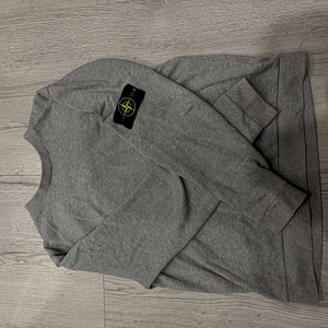 Stone Island (2 фото из 3)