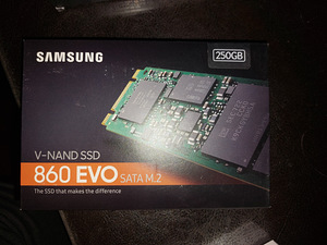 SAMSUNG V-NAND SSD 860EVO SATAM.2 250GB (1 foto / 1)