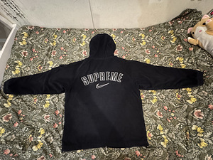 Supreme Nike Arc Corduroy Hooded Jacket (1 foto / 8)