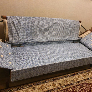 Антикварный диван