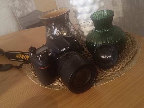 Зеркальная камера Nikon D7100