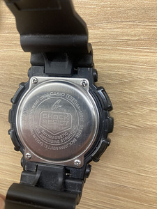 Casio G-shock часы (3 фото из 4)