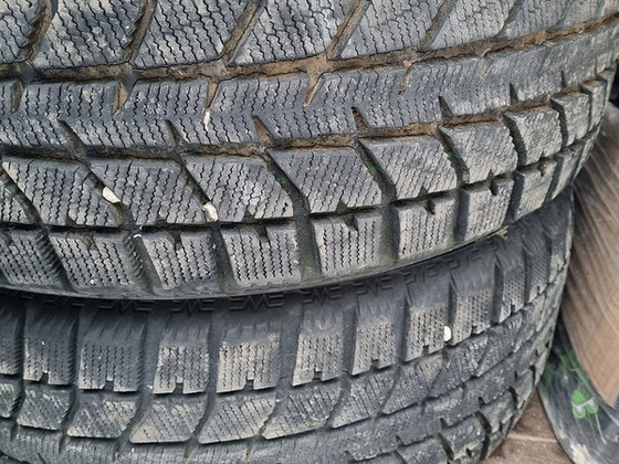 Bridgestone Blizzac 235/55/17