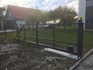 Valmis tsingitud väravad koos rullikute komplektiga (4 foto / 10)