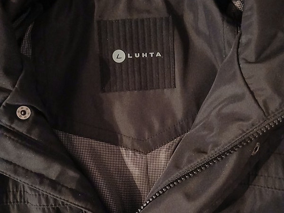 Куртка в хорошем состоянии LUHTA