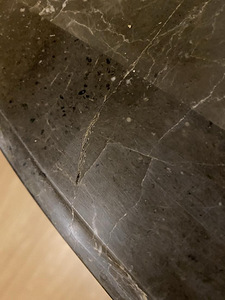 Marmor tasapinnaga kummut (4 foto / 4)