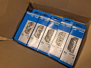 Цепи 9 передач 30шт Shimano DEORE (1 фото из 2)