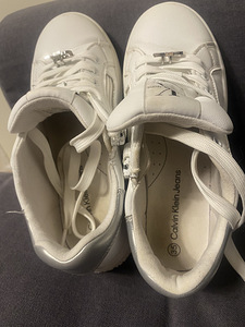 Calvin Klein vabaajajalats s:35 (2 foto / 4)