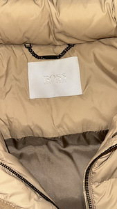 Hugo Boss куртка (3 фото из 3)