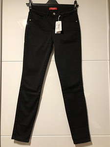 Новые джинсы Guess (1 фото из 2)