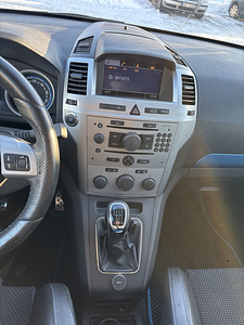 Opel Zafira OPC 2.0T 177kw (9 фото из 14)