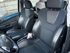 Opel Zafira OPC 2.0T 177kw (13 фото из 14)