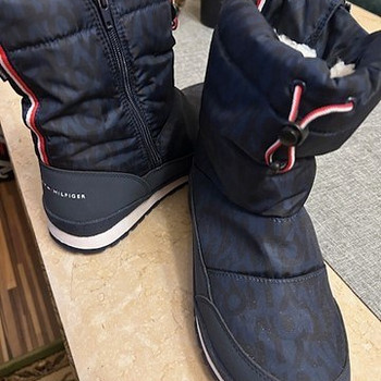 Новые зимние сапоги Hilfiger