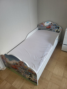 Lastevoodi autodega, ilma madratsita (2 foto / 2)