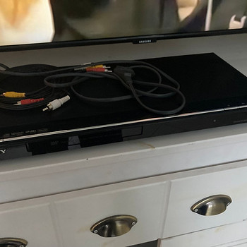 Дивипроигрователь sony