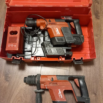 Аккумуляторный инструмент Hilti