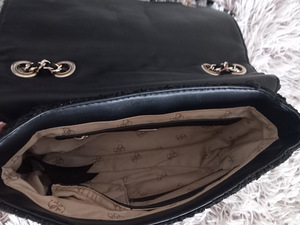 Сумка GUESS (1 фото из 3)