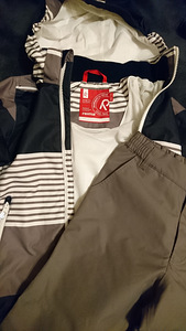 Püksid ja jope REIMA ning müts ADIDAS (2 foto / 6)