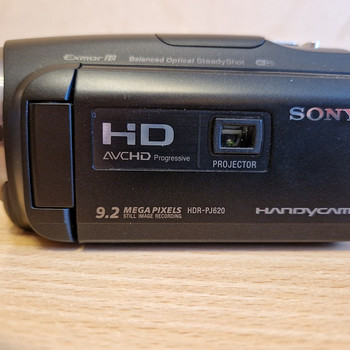 Sony HDR-PJ620 видеокамера
