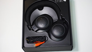 JBL Live 660NC (черные) (3 фото из 5)