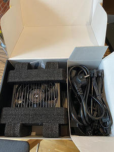 Блок питания Corsair RM850 80 Plus Gold (1 фото из 3)