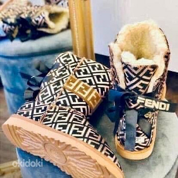 UGG