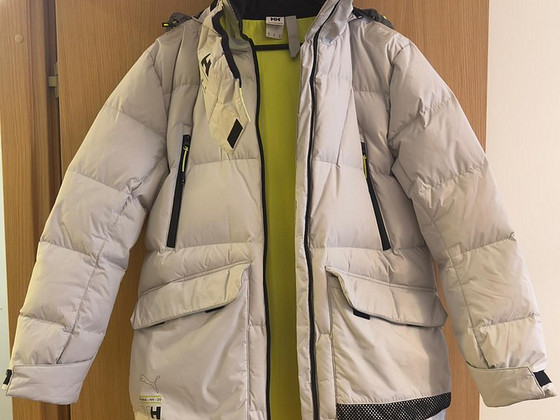 Зимняя куртка PUMA X HELLY HANSEN (размер S)