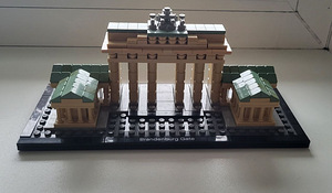 Lego Бранденбургские ворота (2 фото из 3)