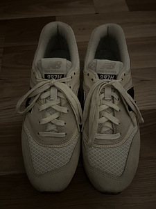 Кроссовки New balance (1 фото из 2)