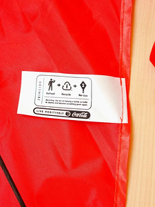 Lõbus punane tuulelohe Coca-Cola kirjaga (3 foto / 3)