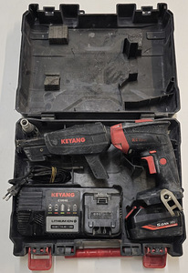 Шуруповерт Keyang ASD-1800L + Аку 5,0Ач + Зарядка + Чемодан (2 фото из 7)