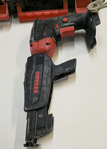 Шуруповерт Keyang ASD-1800L + Аку 5,0Ач + Зарядка + Чемодан (6 фото из 7)